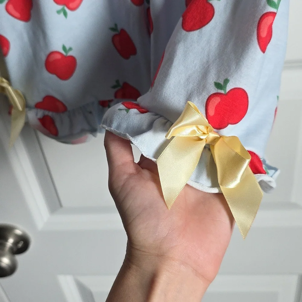 Apple Print Shorts For Back To School Size 8t-9t - Picture 2 of 4
